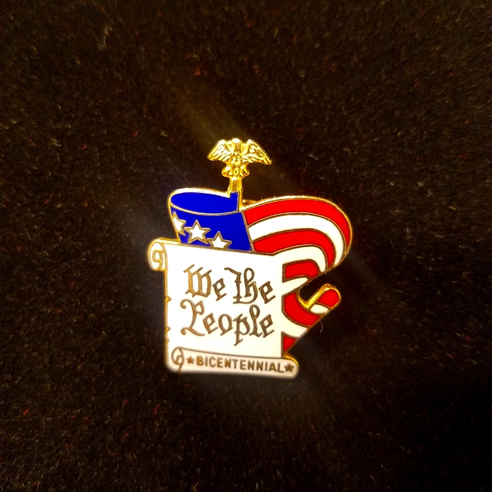 Vintage  Bicenntenial Lapel Pin